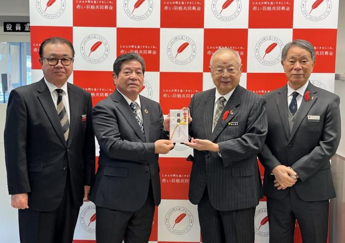 左から 沖縄県農林水産団体共済会 當間賢作専務理事、同 福里秀彦 会長