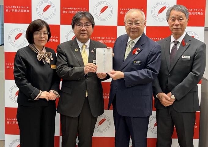 左から沖縄県農林水産部長の前門尚美部長、沖縄県農業協同組合の前田典男代表理事理事長