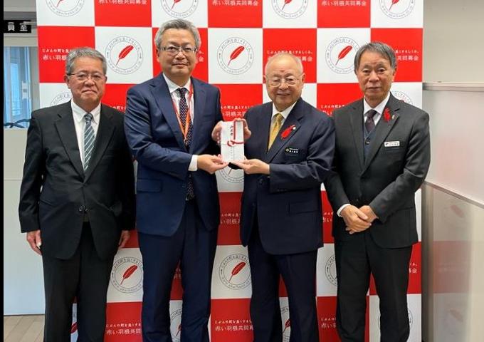 左からENEOS㈱沖縄支店の島袋一夫さん、同支店長の俣野精一さん